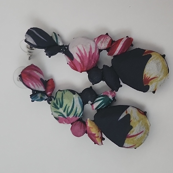 Vintage Fabric Coated Earrings - Picture 2 of 3